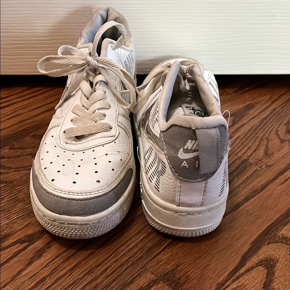 Nike Classic White and Gray High-Tops - Picture 3 of 6